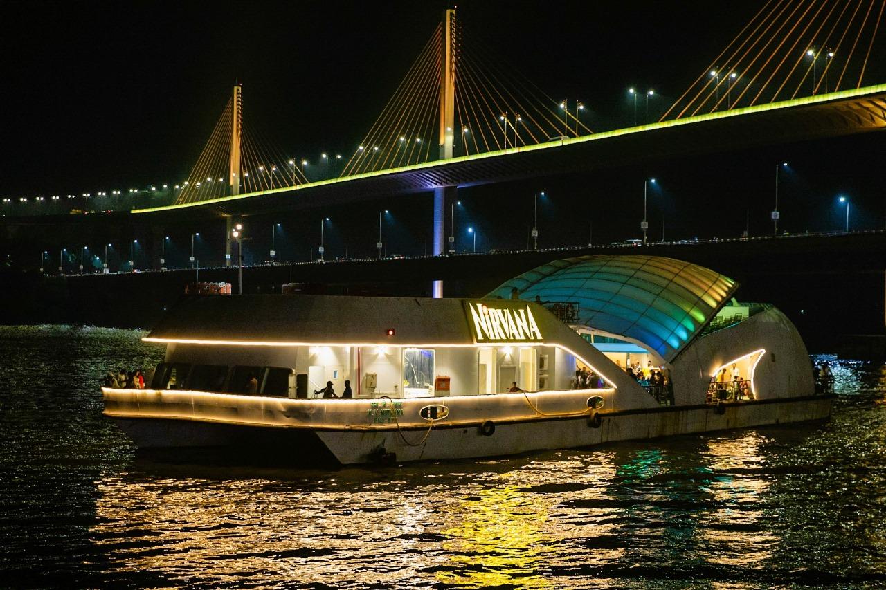 Dinner Cruise view 1